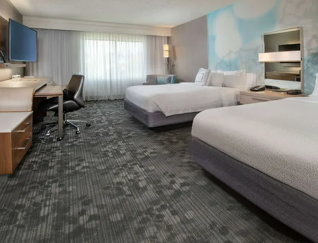 Comfort Inn & Suites Bethlehem Lehigh Valley Airport hotel detail image 3