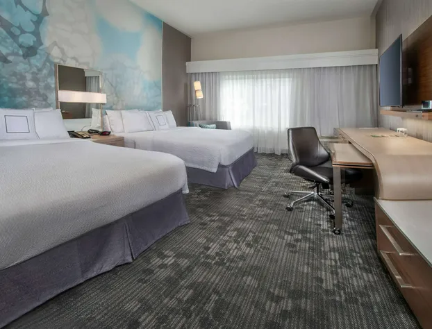Comfort Inn & Suites Bethlehem Lehigh Valley Airport hotel detail image 4