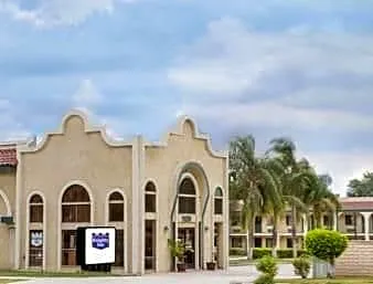 Knights Inn Ontario hotel hero