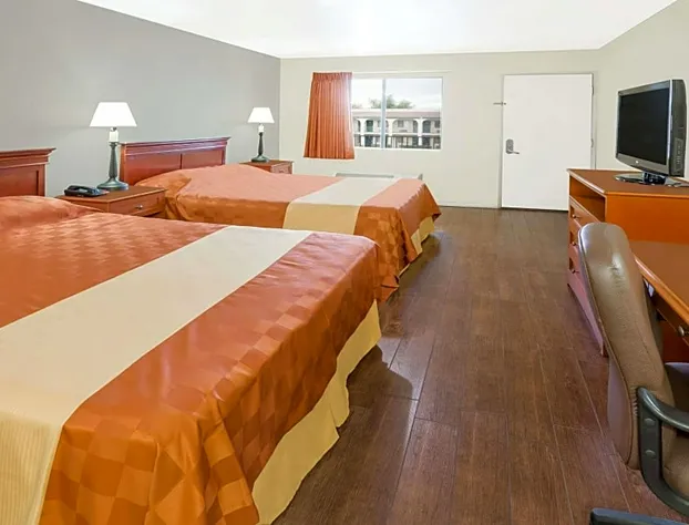 Knights Inn Ontario hotel detail image 3