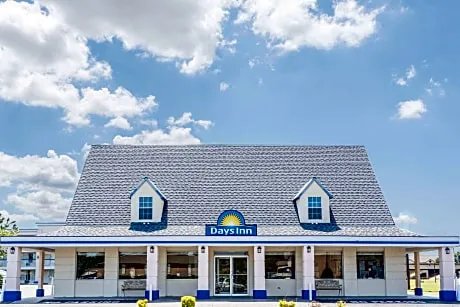 Days Inn by Wyndham Bossier City hotel hero