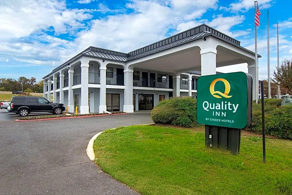 Quality Inn near Casinos and Convention Center hotel hero