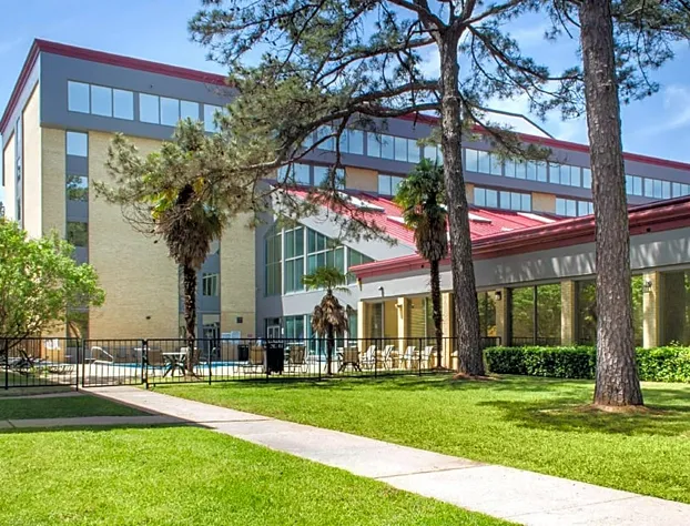 Ramada by Wyndham Shreveport Airport hotel detail image 1