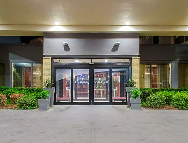 Ramada by Wyndham Shreveport Airport hotel detail image 2