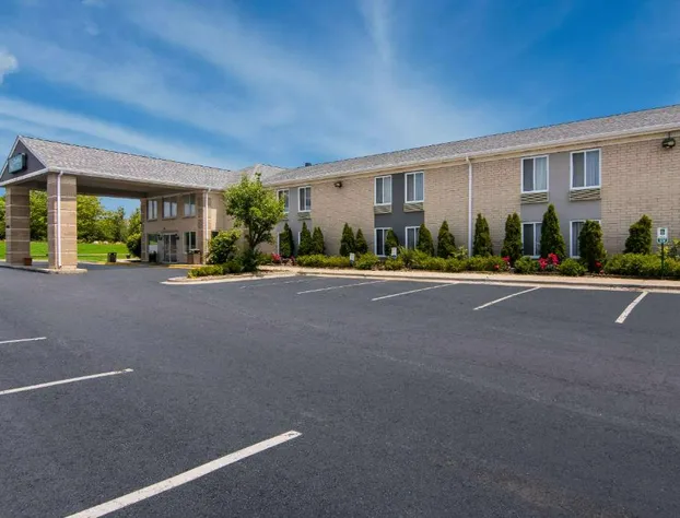 Quality Inn Aurora - Naperville Area hotel detail image 2