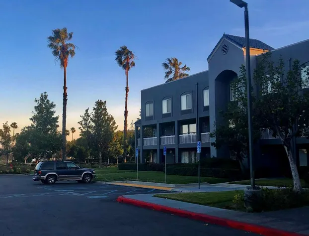 SureStay Hotel by Best Western Ontario Airport hotel detail image 3