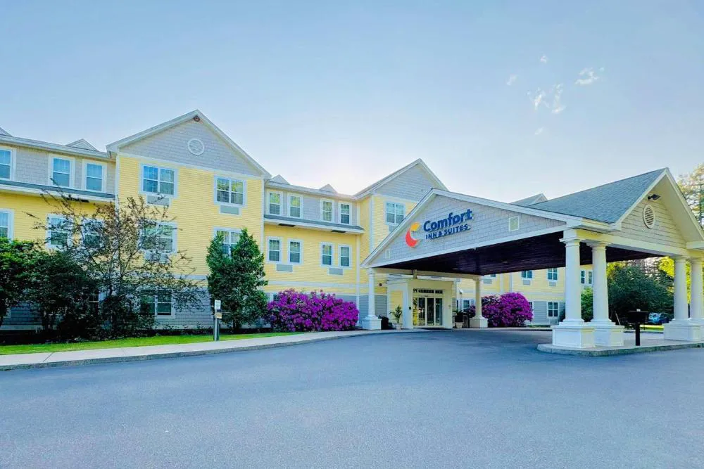Comfort Inn & Suites Scarborough - Portland hotel hero