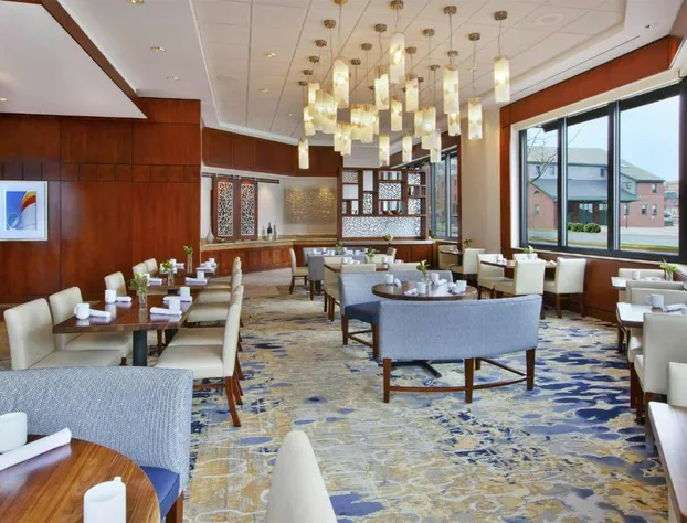 Hilton Garden Inn Portland Downtown Waterfront hotel detail image 2