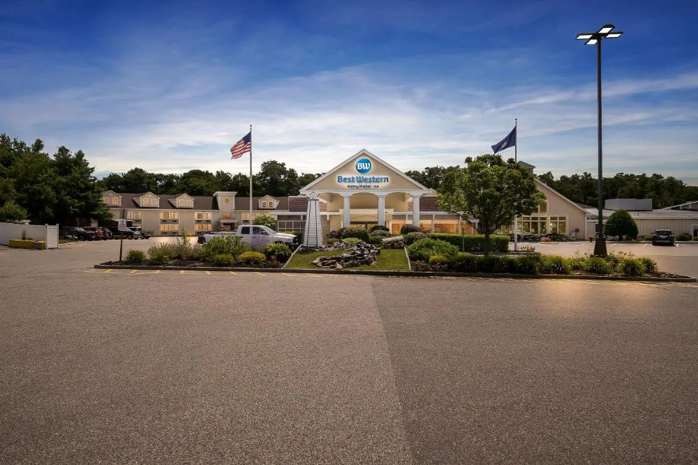 Best Western Merry Manor Inn hotel hero