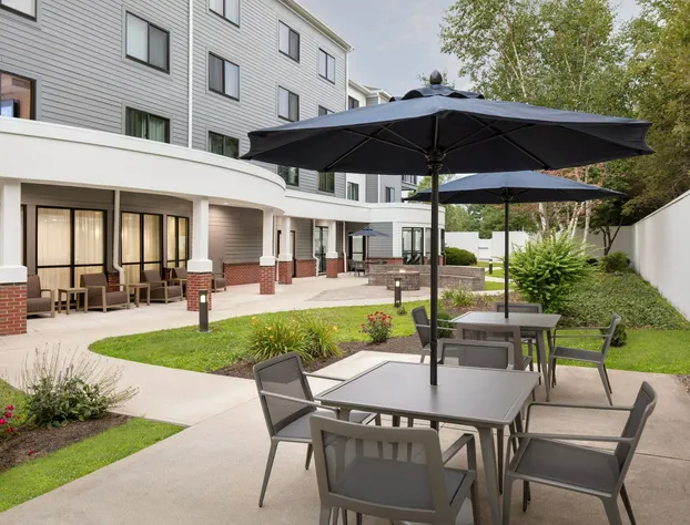 Courtyard by Marriott Portland Airport hotel detail image 2