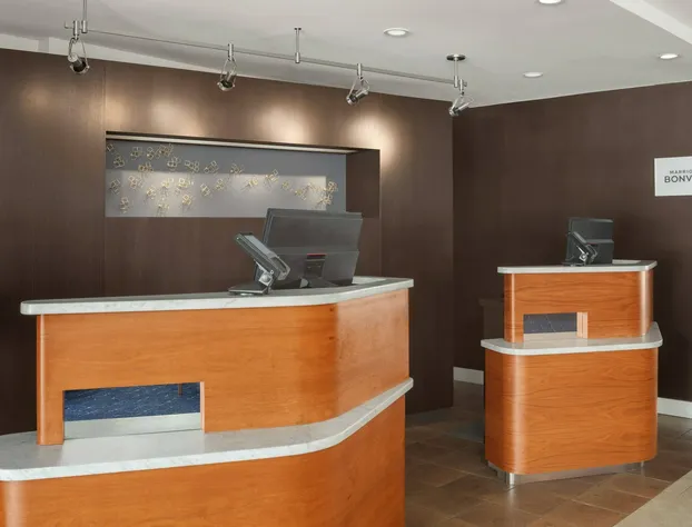 Courtyard by Marriott Portland Airport hotel detail image 4