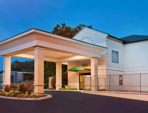 Super 8 by Wyndham Ft. Oglethorpe GA/Chatt TN Area hotel detail image 1