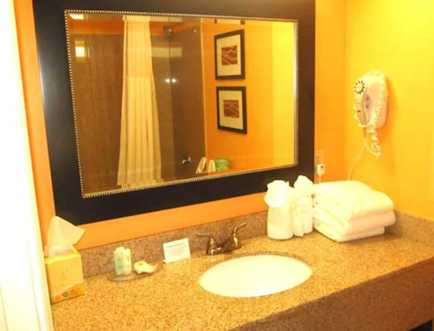 Quality Inn & Suites hotel detail image 4