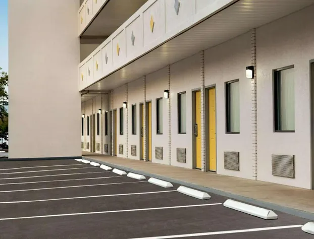 Hotel Bo, a Days Inn by Wyndham Chattanooga Downtown hotel detail image 2