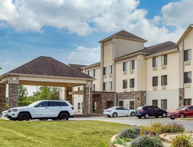 Comfort Inn & Suites North Aurora - Naperville hotel detail image 1