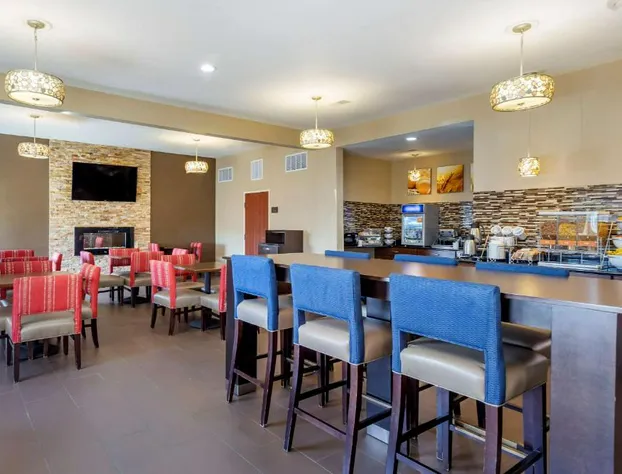 Comfort Inn & Suites North Aurora - Naperville hotel detail image 4