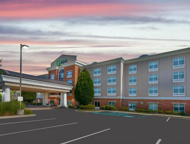 Holiday Inn Express Hotel Ooltewah Springs-Chattanooga by IHG hotel detail image 2