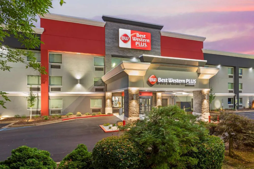 Best Western Plus Cleveland Inn & Suites hotel hero