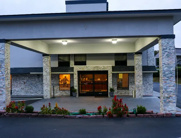 Quality Inn Cleveland North hotel detail image 1