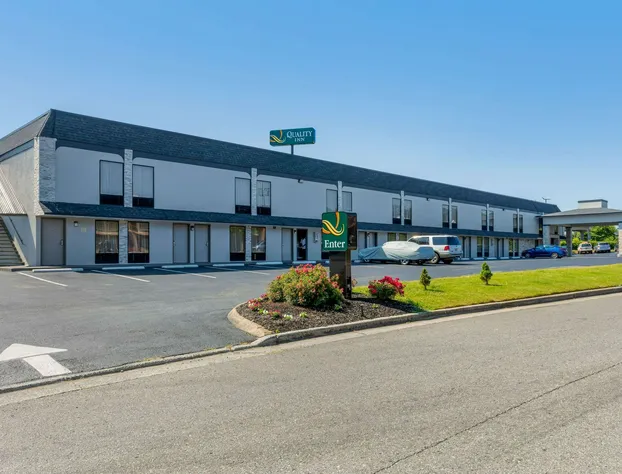 Quality Inn Cleveland North hotel detail image 3