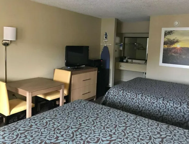 Days Inn By Wyndham Lexington/Columbia hotel detail image 3