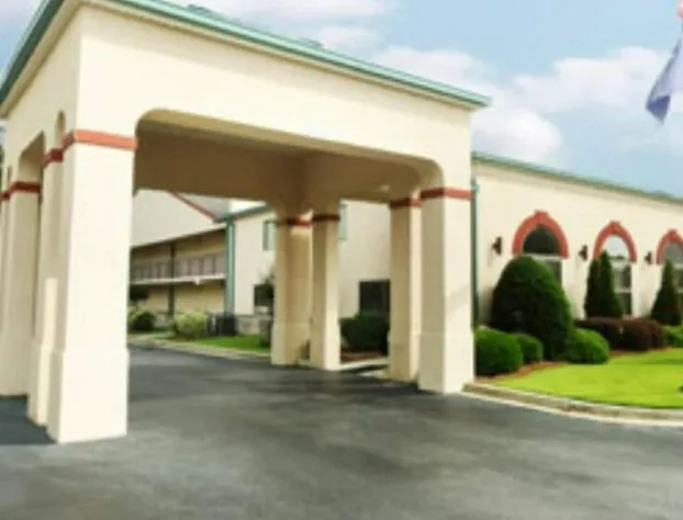 Days Inn & Suites by Wyndham Columbia Airport hotel detail image 1