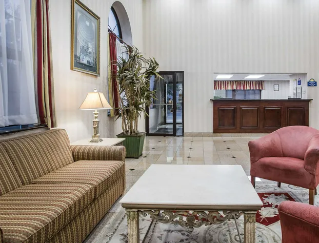 Days Inn & Suites by Wyndham Columbia Airport hotel detail image 3