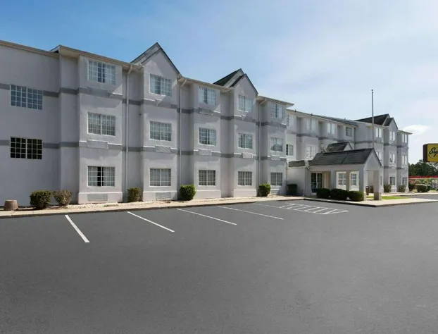 Super 8 by Wyndham Harbison/Parkridge Hospital hotel detail image 4