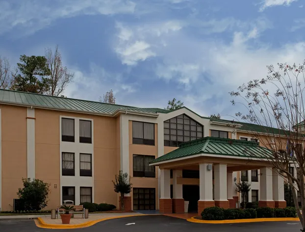 Lexington Inn and Suites hotel detail image 1