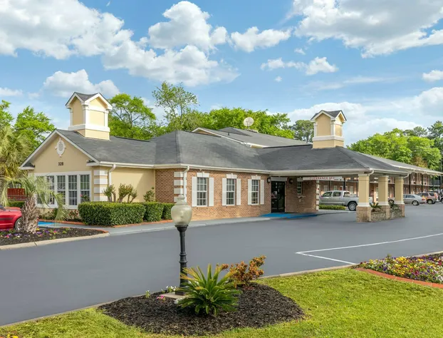 Quality Inn & Suites Lexington hotel detail image 2