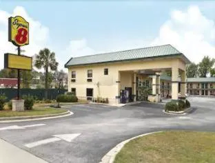 Super 8 by Wyndham Columbia hotel detail image 2