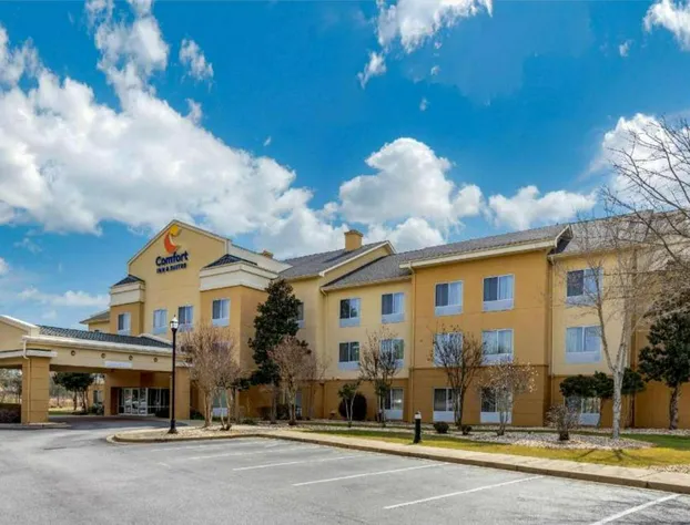 Comfort Inn & Suites Camden hotel detail image 4