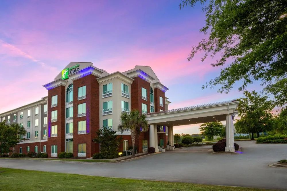 Holiday Inn Express & Suites Newberry by IHG hotel hero