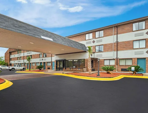 Suburban Studios Columbia Northwest hotel detail image 3