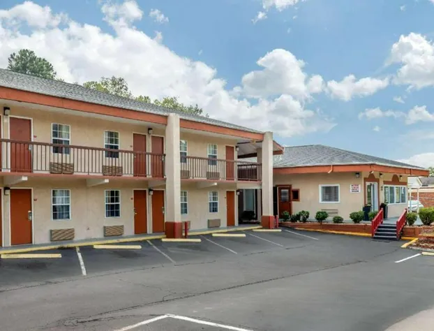 Econo Lodge Columbia Fort Jackson hotel detail image 1