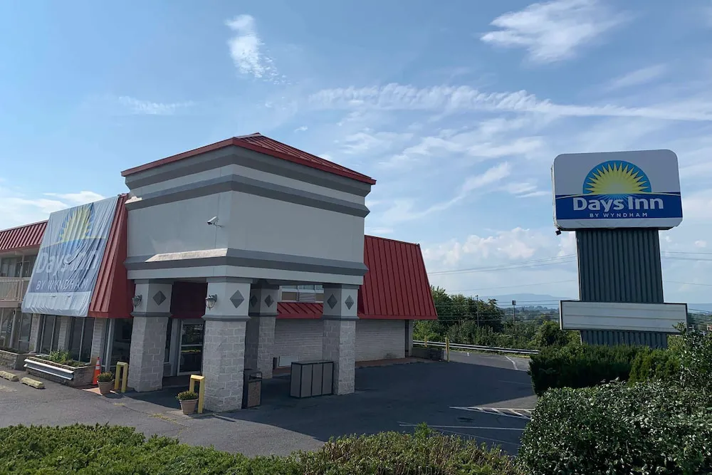 Days Inn by Wyndham Harrisonburg hotel hero
