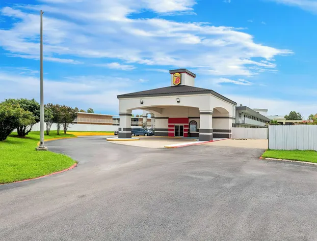 Super 8 by Wyndham Baton Rouge/I-10 hotel detail image 3