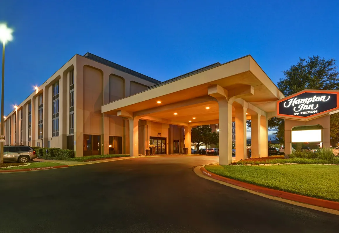 Hampton Inn College Station hotel hero
