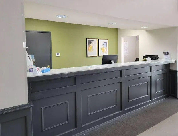 Super 8 by Wyndham Aurora/Naperville Area hotel detail image 1