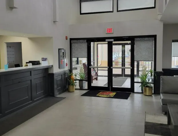 Super 8 by Wyndham Aurora/Naperville Area hotel detail image 2