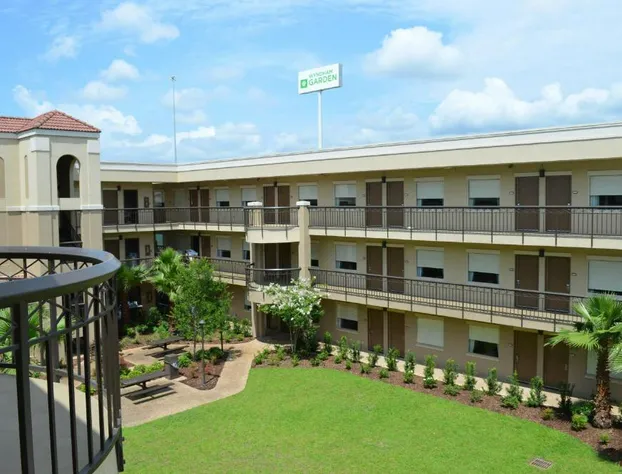 Comfort Suites Baton Rouge South I-10 hotel detail image 1