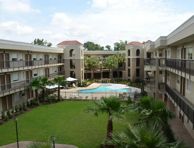 Comfort Suites Baton Rouge South I-10 hotel detail image 3