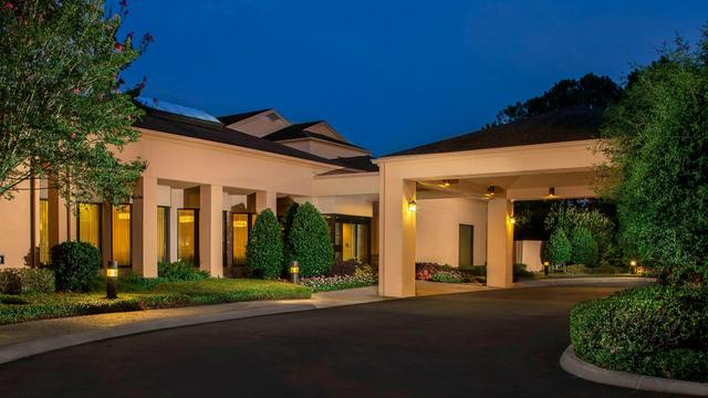 Courtyard by Marriott Baton Rouge Acadian Centre/LSU Area hotel detail image 1