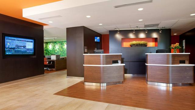 Courtyard by Marriott Baton Rouge Acadian Centre/LSU Area hotel detail image 3