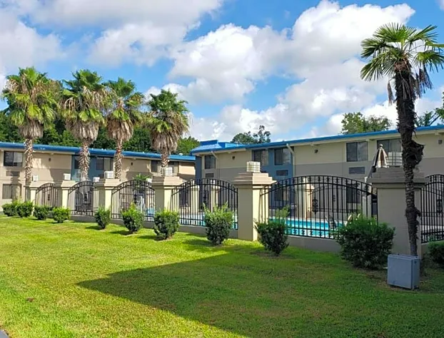 Red Roof Inn Port Allen hotel detail image 1