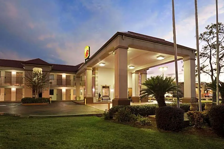 Super 8 By Wyndham Baton Rouge/I-12 hotel hero