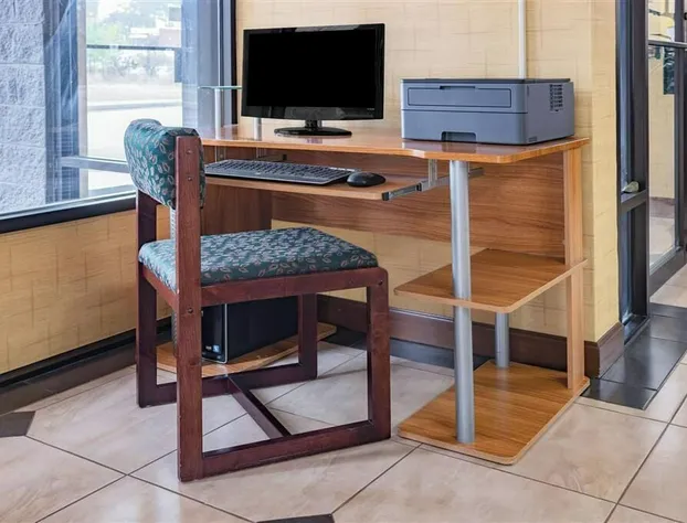 Red Roof Inn Leeds hotel detail image 3