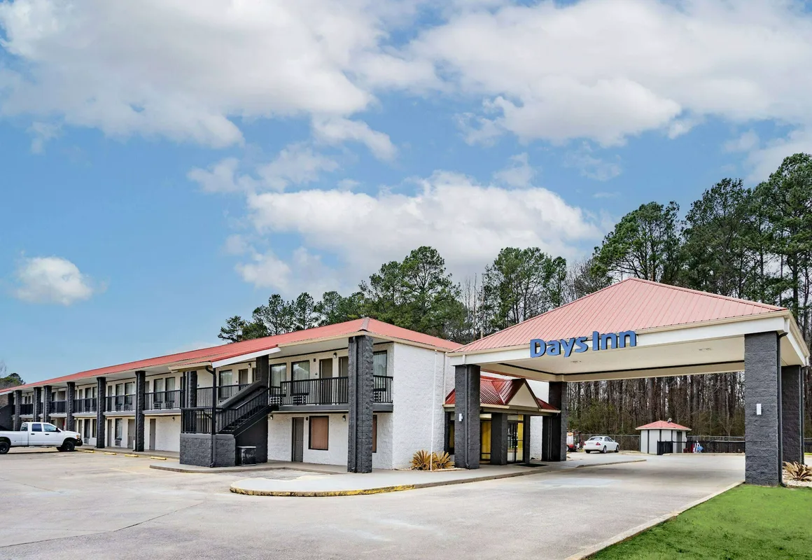 Days Inn by Wyndham Leeds hotel hero