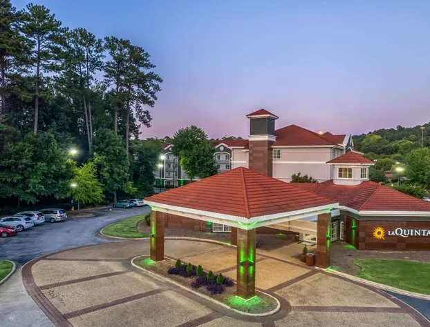 La Quinta Inn & Suites by Wyndham Birmingham Hoover hotel detail image 2