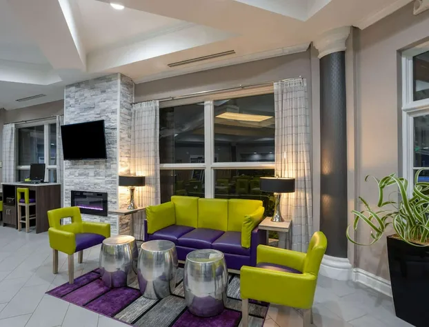 La Quinta Inn & Suites by Wyndham Birmingham Hoover hotel detail image 4